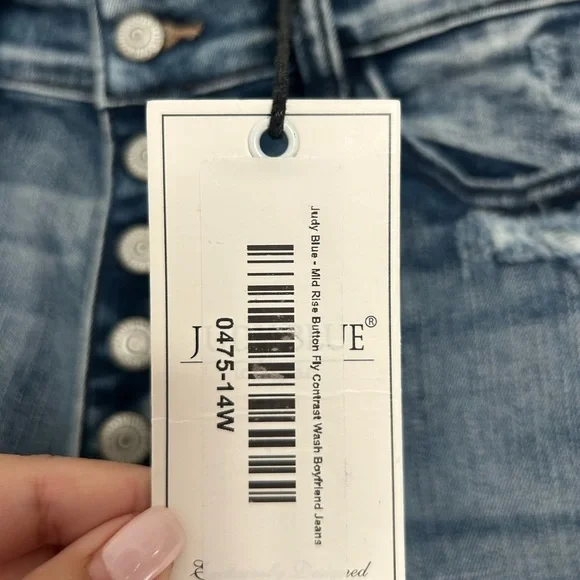 Judy Blue Women's Mid-Rise Button Fly Contrast Washed Boyfriend Jeans NWT 14W - Picture 11 of 16